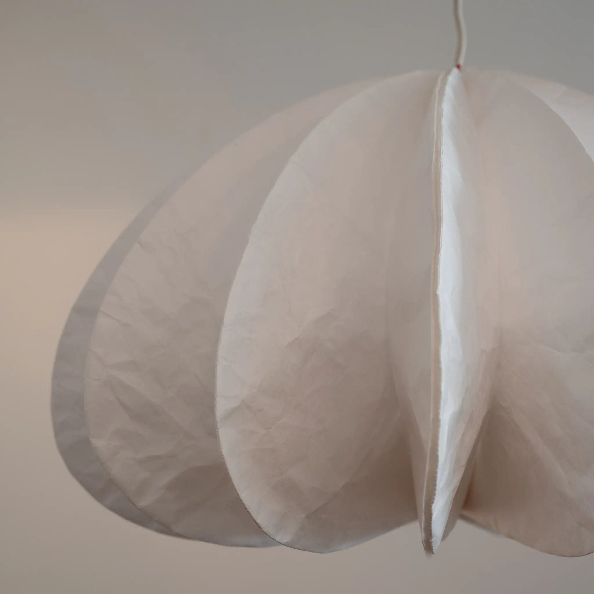 Luminária Pendente Guru em Papel Especial